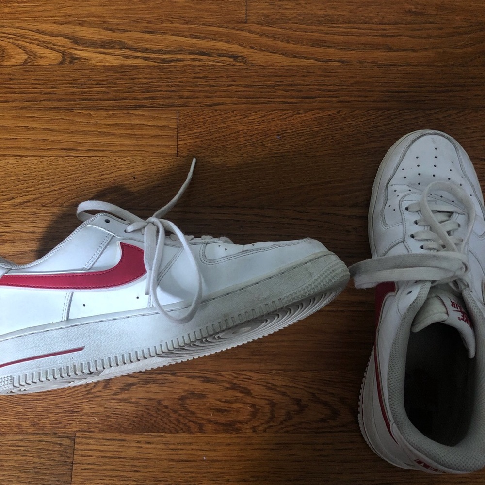 Nike red swoosh af1